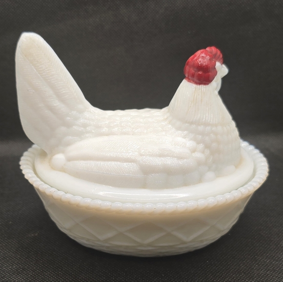 Vintage Westmoreland Milk Glass Rooster on a Nest Covered Dish 5" Long - Picture 5 of 7